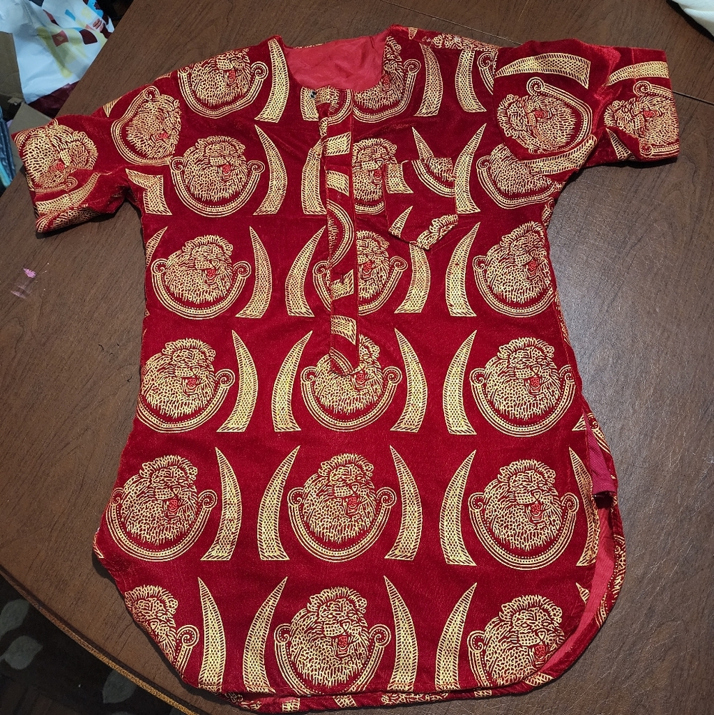 NWOT ... Seyimark Red and Gold Patterned Top Shirt